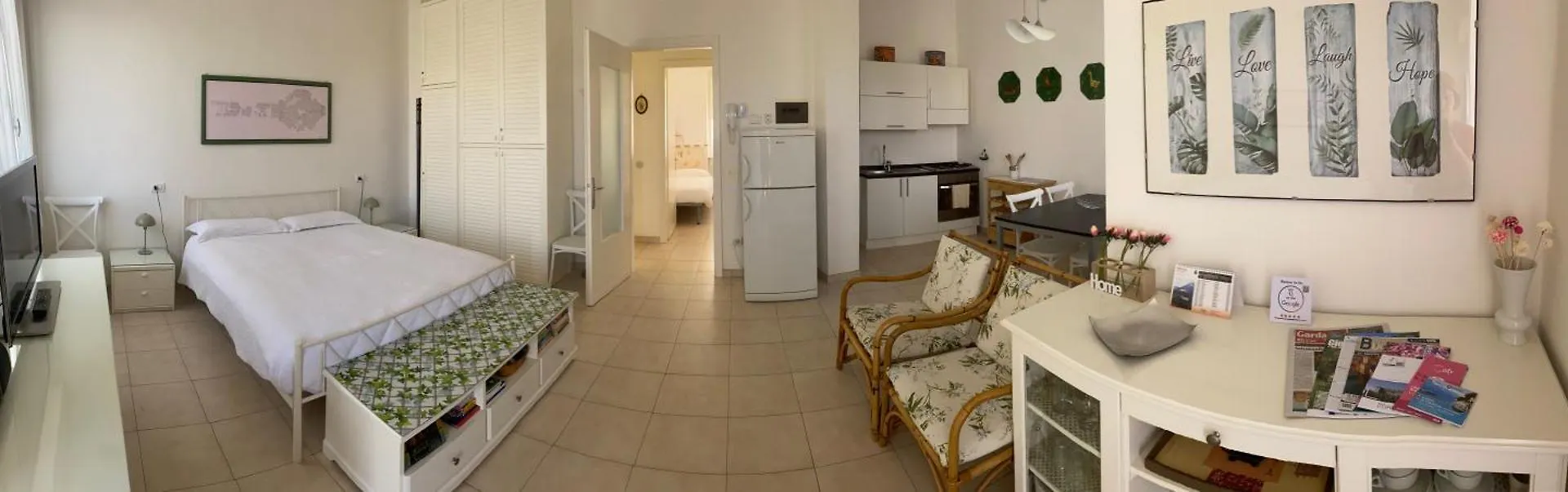 Oleander House Apartments Torri Del Benaco Italy